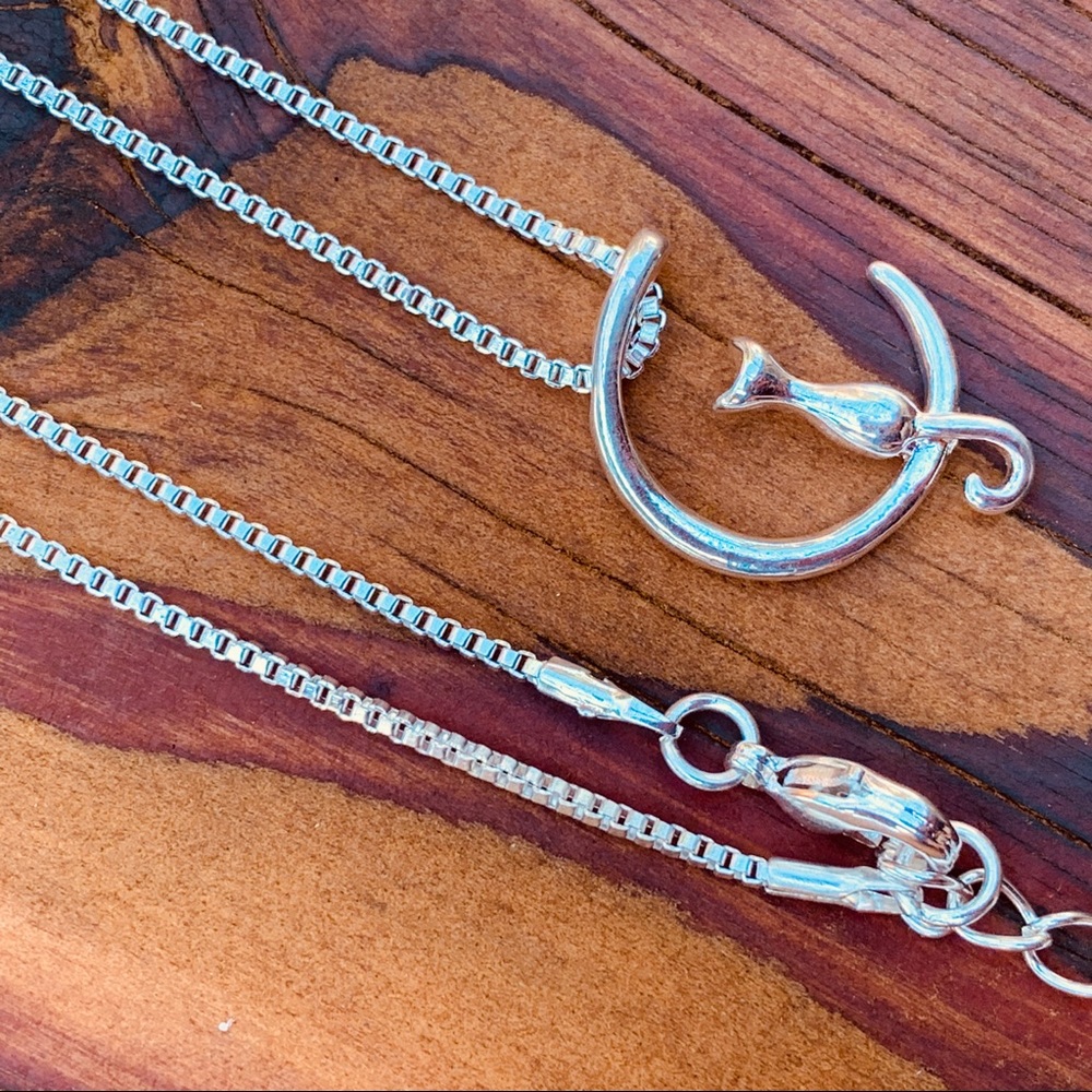 Moon Cat ♡ Necklace - Picture 4 of 8